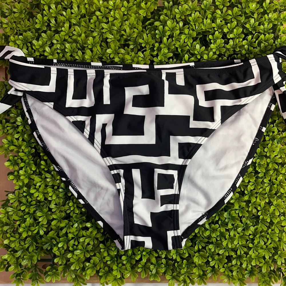 🔥 SALE Allure Couture Black & White Bikini Bottoms Geometric Pattern | XL